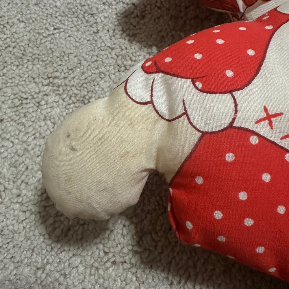 18” Vintage 80s Strawberry Shortcake plush doll - Picture 8 of 9
